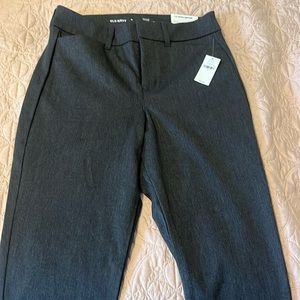 Old Navy size 0 pixie pants, never worn, with tags